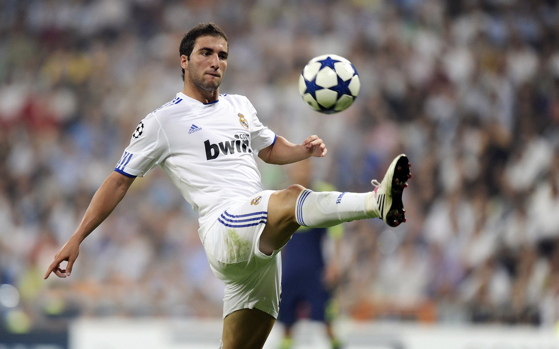 跨界主宰，从NBA爵士力克老鹰，到霍勒迪在英超争冠的接管艺术