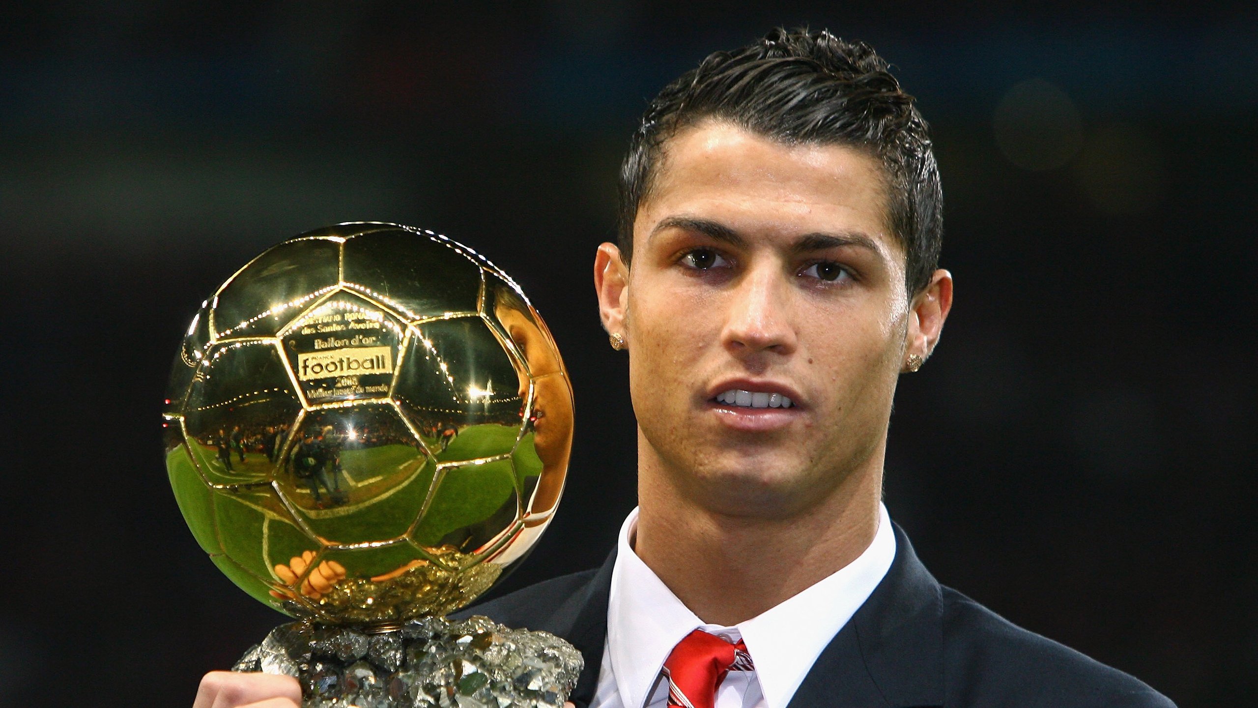 奥运周期关键战之夜，卢卡库比赛走势一手掌控