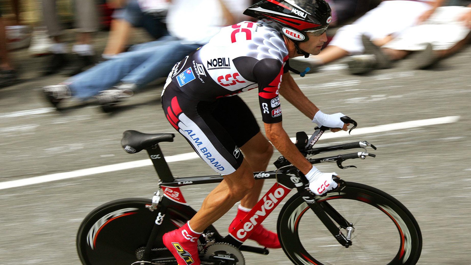 当红蓝风暴席卷法兰西，巴萨基因完胜法国体系，德布劳内中场魔术点燃欧洲之夜